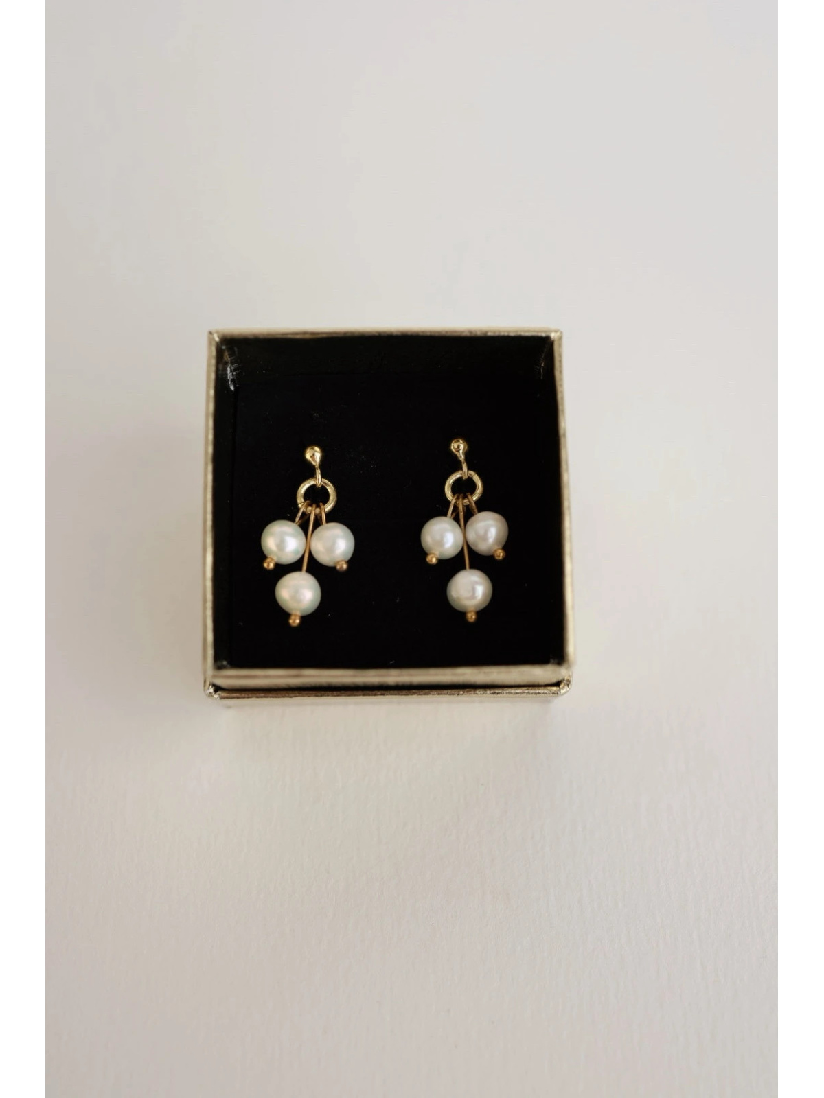Drop stud earrings with natural freshwater pearls and gold-plated 925 silver, handmade – photo 4