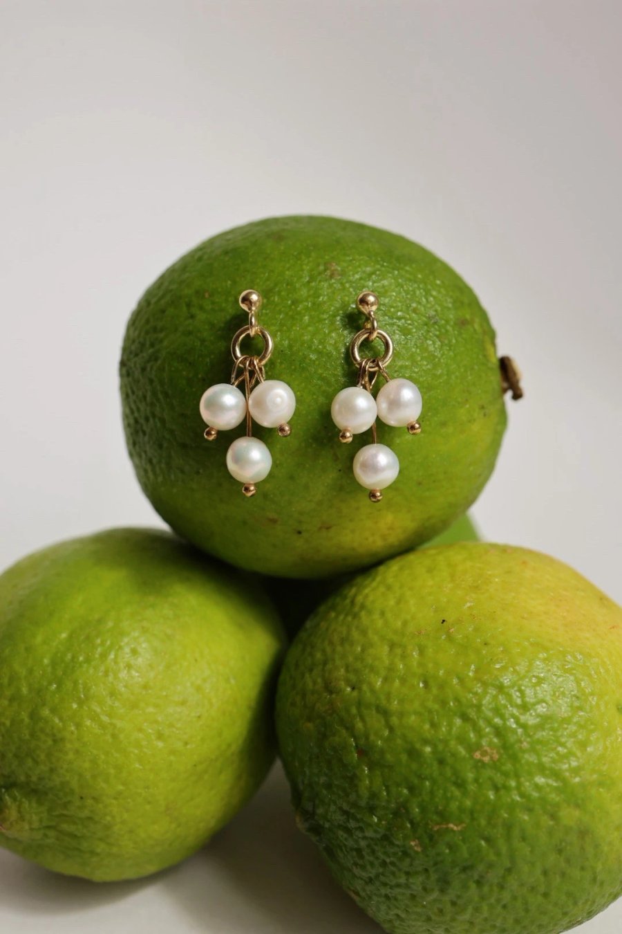 Drop stud earrings with natural freshwater pearls and gold-plated 925 silver, handmade
