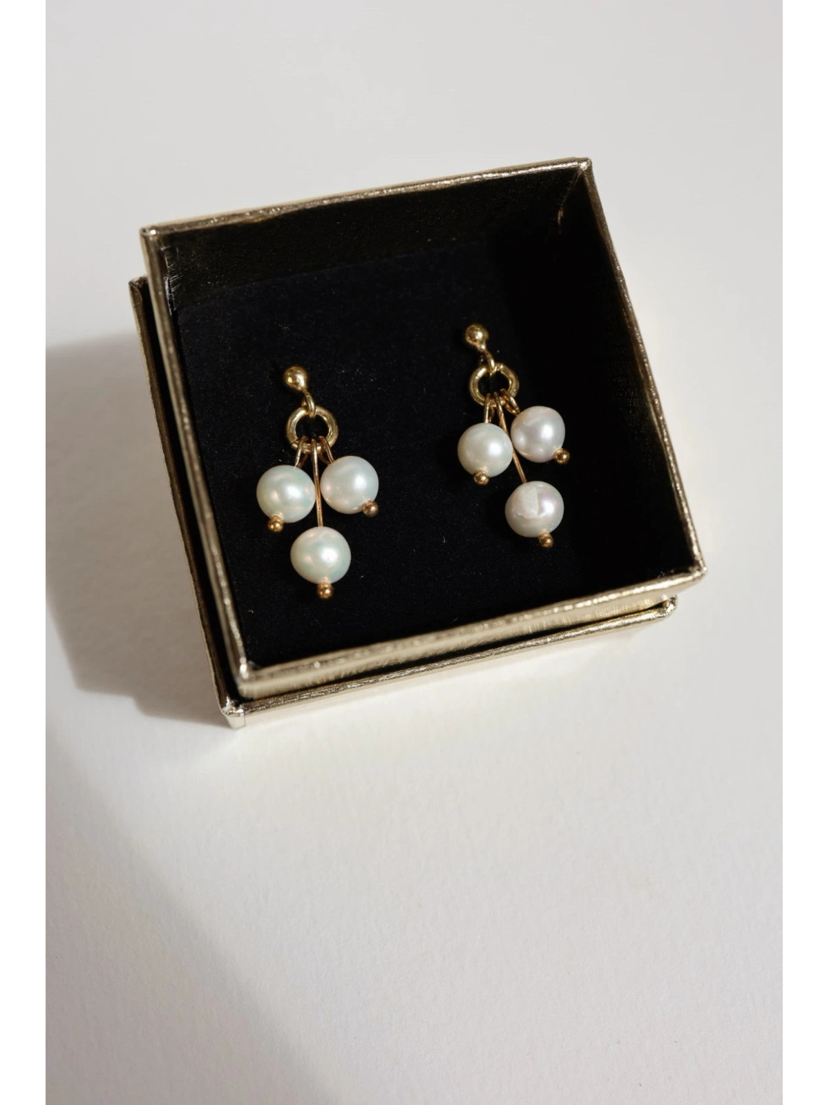 Drop stud earrings with natural freshwater pearls and gold-plated 925 silver, handmade – photo 5