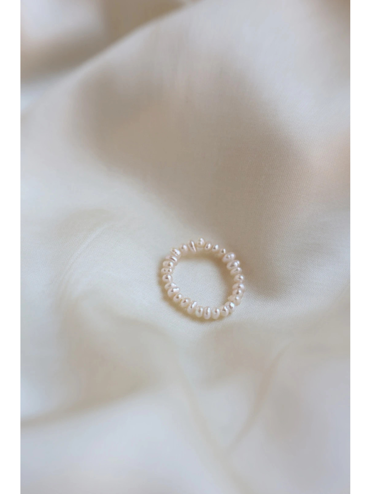 Ring with natural cultured freshwater pearls (2–3 mm) on elastic cord, handmade – photo 2