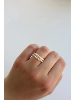 Elastyczny pierścionek z pereł naturalnych | Upiększaj