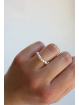 Elastyczny pierścionek z pereł naturalnych | Upiększaj