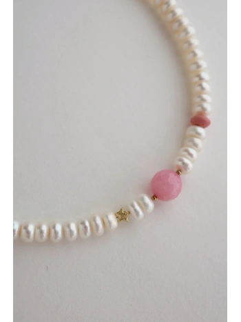 Naszyjnik z pereł z różowym akcentem | Upiększaj