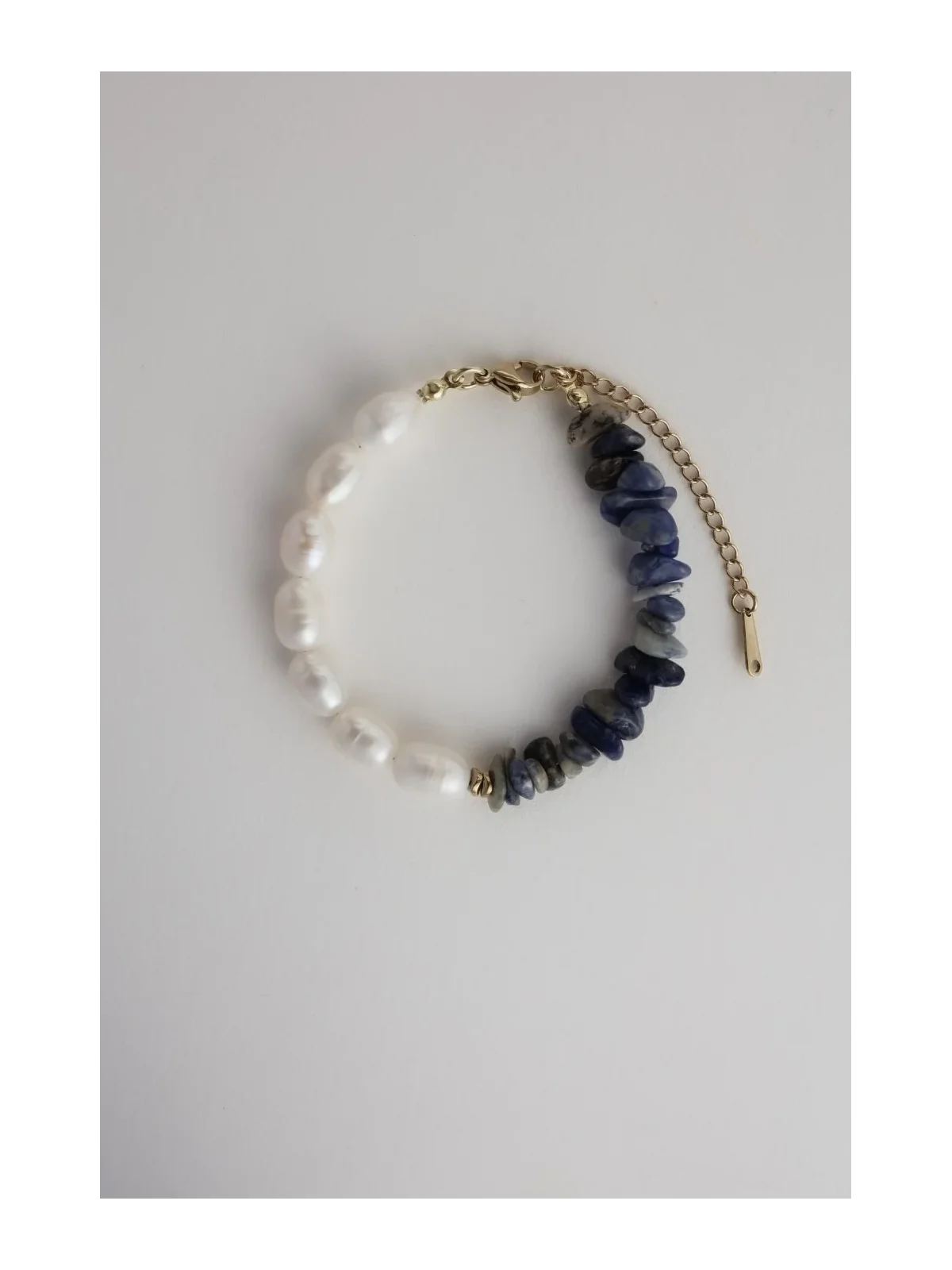 Bransoletka z pereł naturalnych i niebieskiego sodalitu | Upiększaj