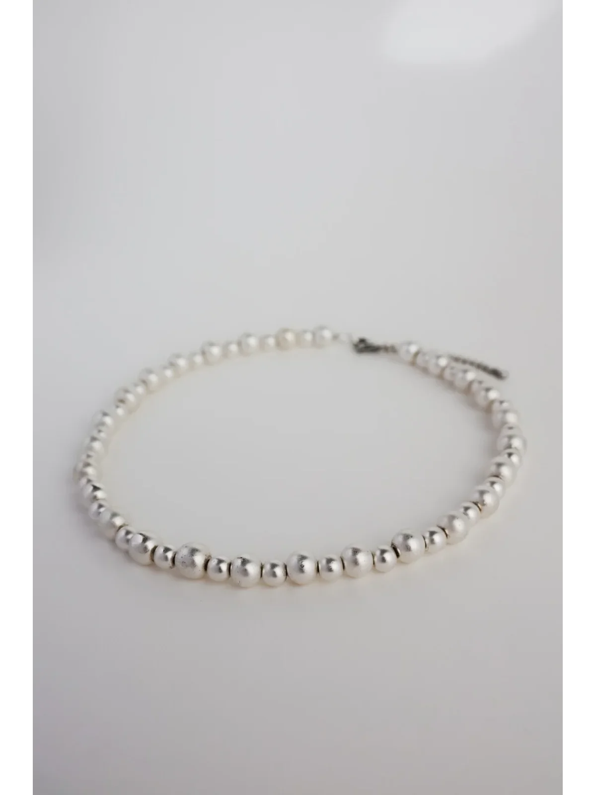 Satynowy naszyjnik ze srebrnego hematytu | Upiększaj