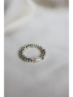 Srebrny pierścionek elastyczny z hematytu z perłą naturalną | Upiększaj