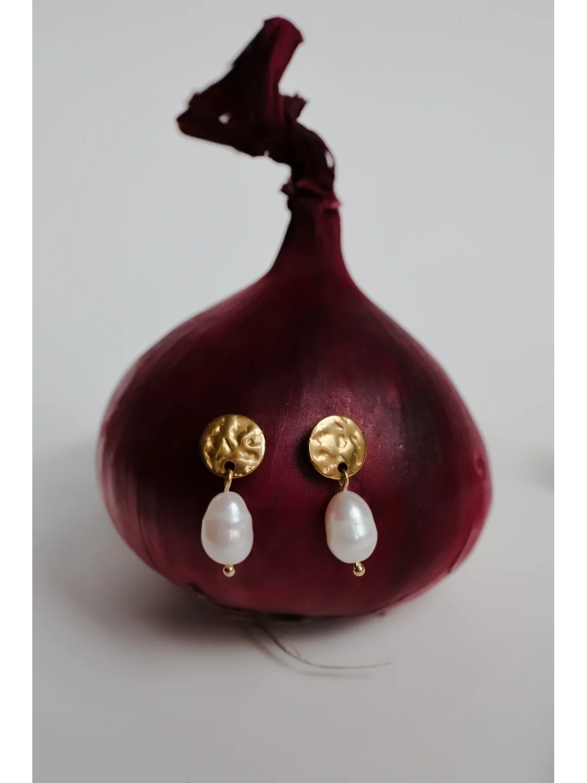 Kolczyki z naturalnymi perłami ze stali chirurgicznej |  Upiększaj