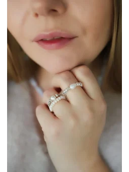 Srebrny pierścionek elastyczny z hematytu | Upiększaj