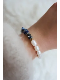 Bransoletka z pereł naturalnych i niebieskiego sodalitu | Upiększaj