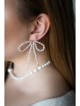 Kolczyki kokardy z pereł naturalnych | Upiększaj