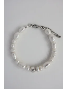 Bransoletka z pereł zesrebrną kulką | Upiększaj