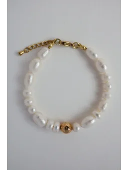 Bransoletka z pereł ze złotą kulką | Upiększaj