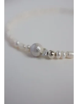 Naszyjnik z pereł z perłą barokową i srebrną kulką | Upiększaj