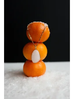 Wisior z kryształem górskim na łańcuszku ze stali chirurgicznej | Upiększaj