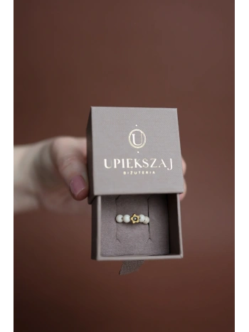 Elastyczny beżowy pierścionek z kwiatkiem srebro i złoto | Upiększaj