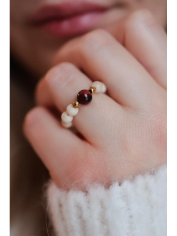 Elastyczny pierścionek z kamieni rzecznych i czerwonego jaspisu | Upiększaj