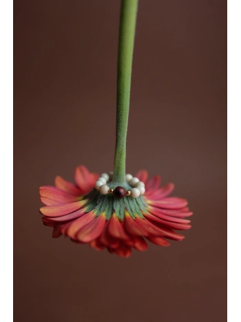 Elastyczny pierścionek z kamieni rzecznych i czerwonego jaspisu | Upiększaj