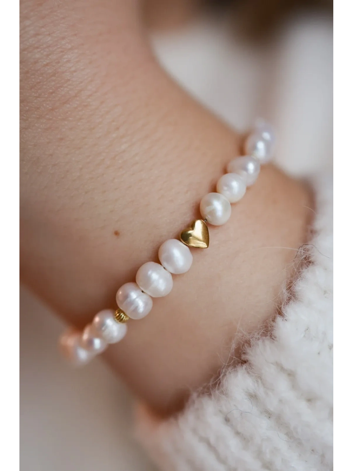 Bransoletka z pereł naturalnych z sercem ze złotego hematytu | Upiększaj