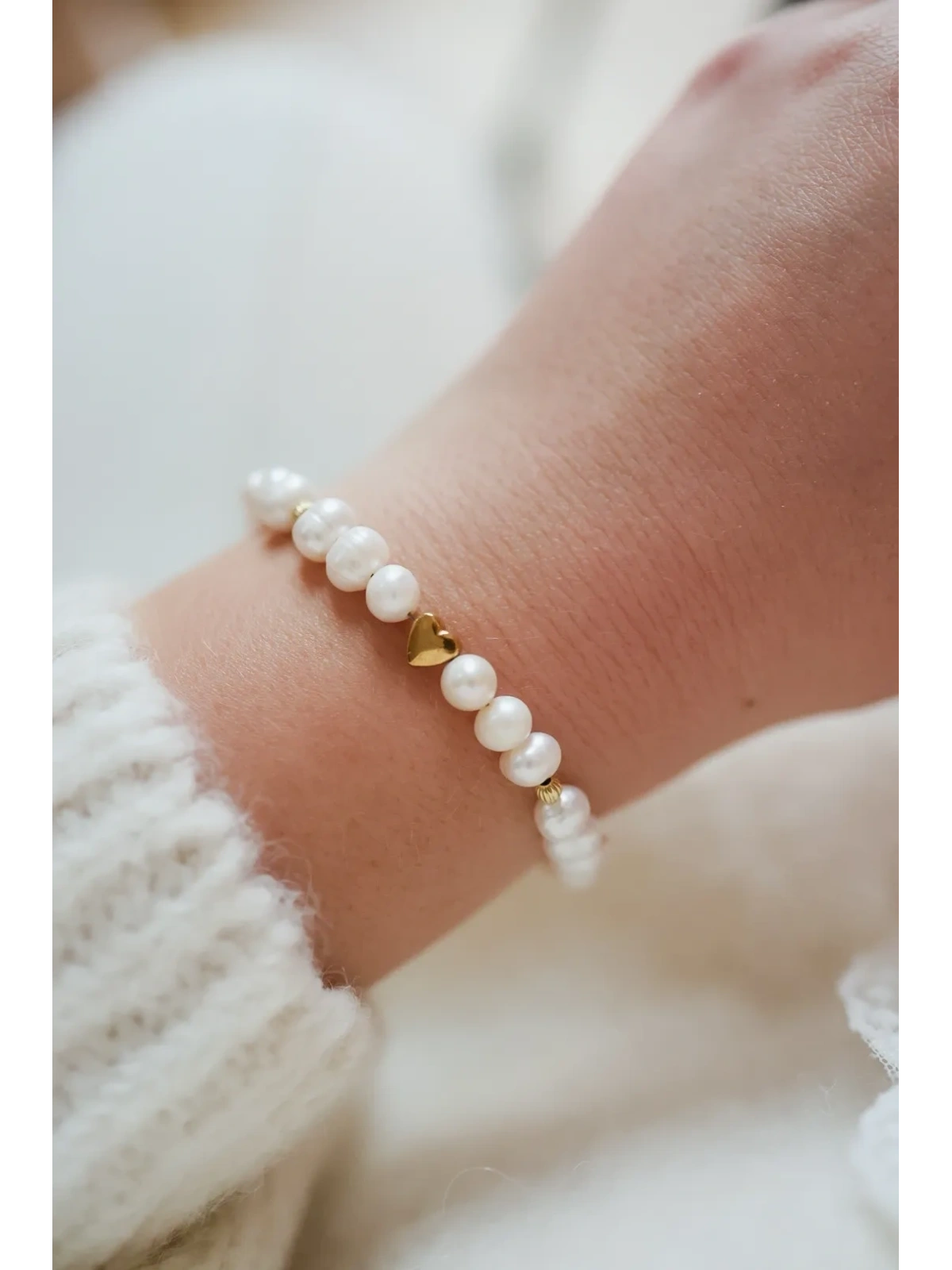 Bransoletka z pereł naturalnych z sercem ze złotego hematytu | Upiększaj