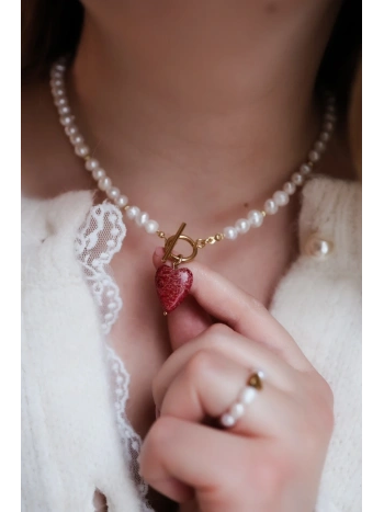 Naszyjnik z pereł naturalnych z zawieszką w kształcie serca z czerwonego jaspisu | Upiększaj