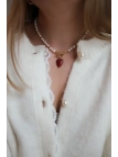 Ketting van natuurlijke parels met een hart van rode jaspis en een sierlijke sluiting, handgemaakt – foto 5