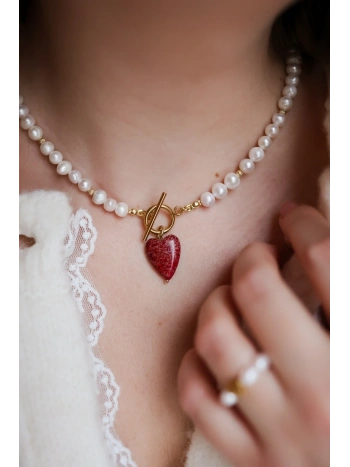 Naszyjnik z pereł naturalnych z zawieszką w kształcie serca z czerwonego jaspisu | Upiększaj