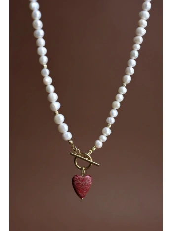 Naszyjnik z pereł naturalnych z zawieszką w kształcie serca z czerwonego jaspisu | Upiększaj