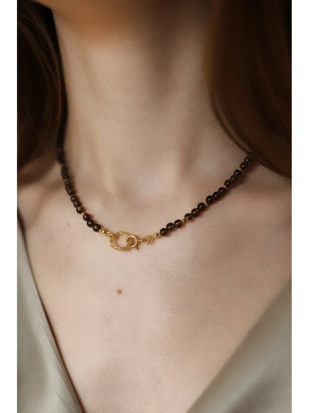 Naszyjnik z kwarcu dymnego z odpinaną zawieszką koniczyną | Upiększaj