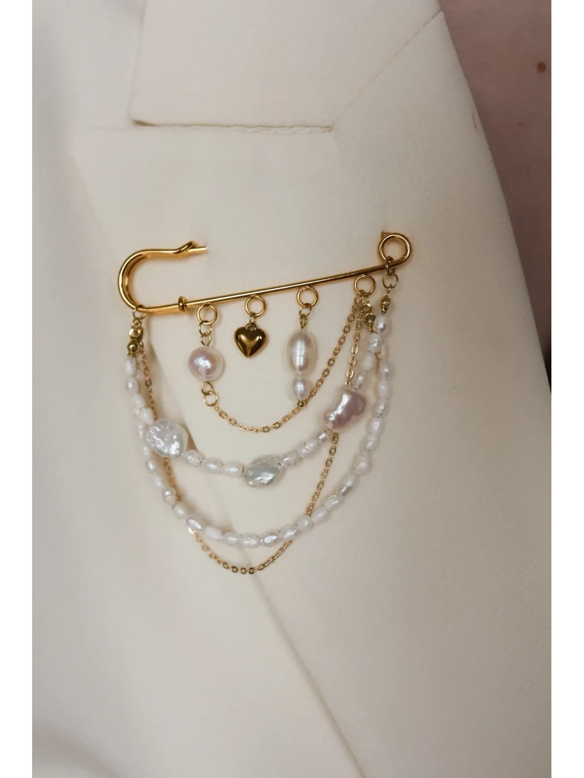 Broszka agrafka z perłami naturalnymi | Upiększaj