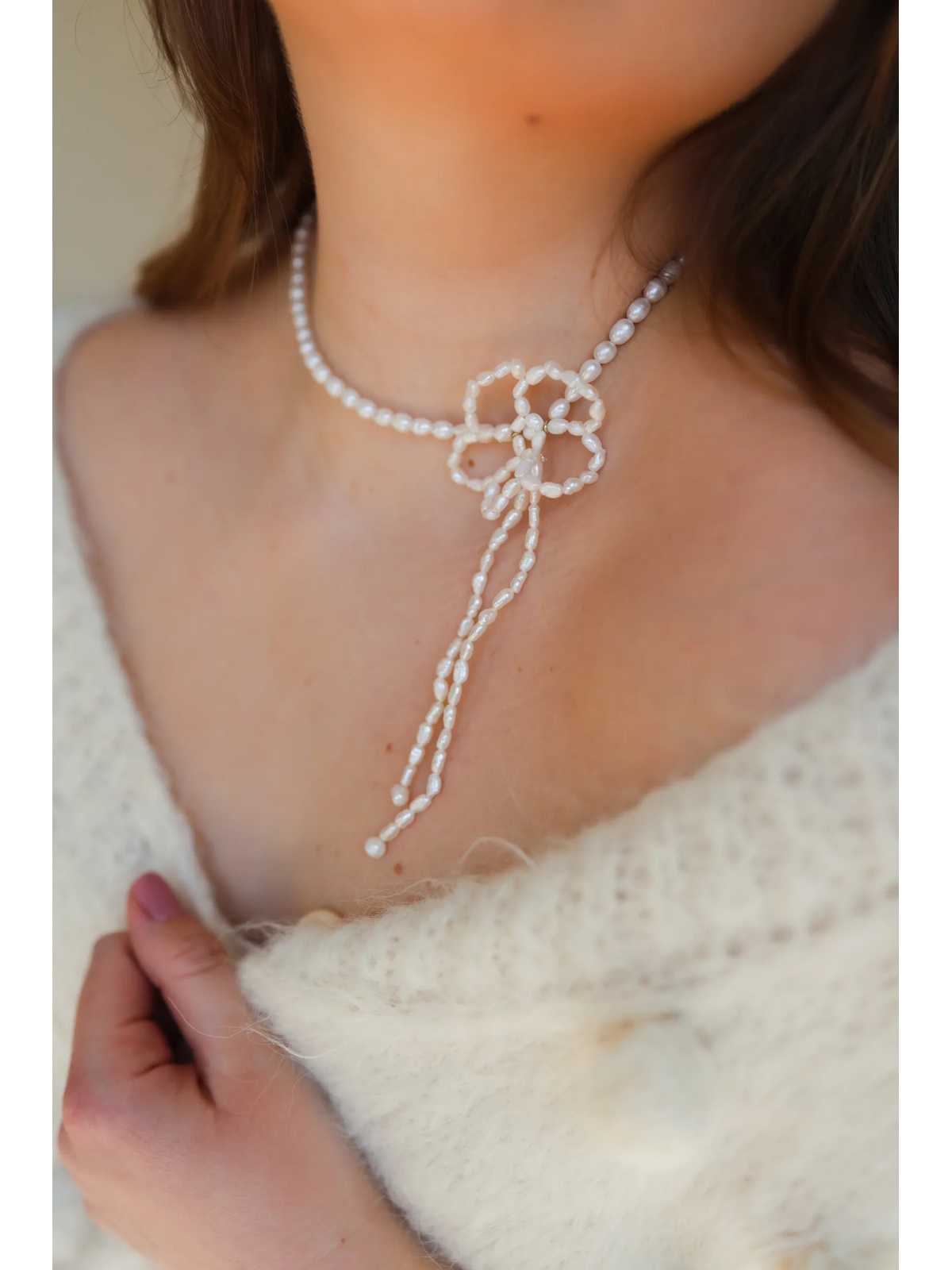 Adjustable necklace of small cultured freshwater pearls with a hand-woven silver flower, handmade – photo 4