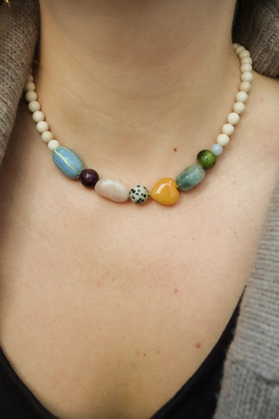 Talia Barw Necklace - honey jade heart, jasper | Upiększaj